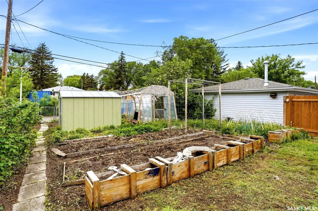 1420 Aberdeen Street Regina SK S4T 5K4