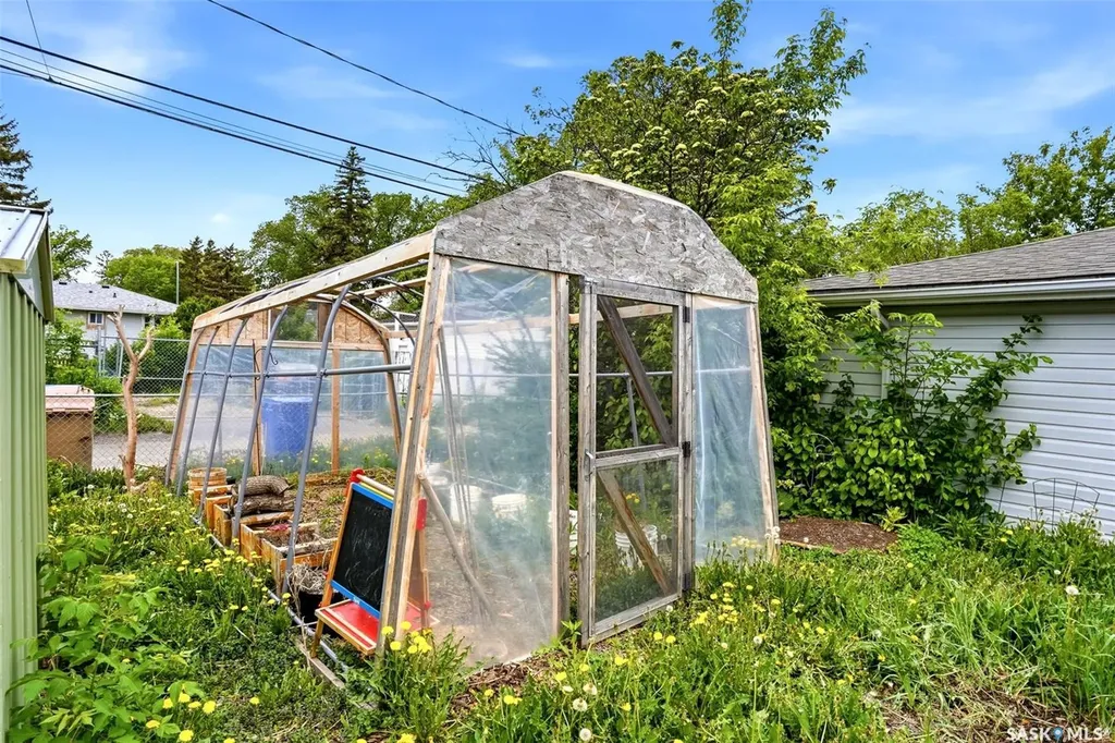 1420 Aberdeen Street Regina SK S4T 5K4