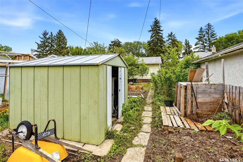 1420 Aberdeen Street Regina SK S4T 5K4