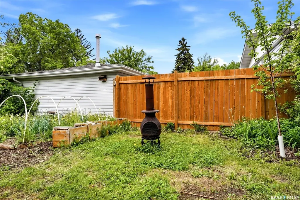 1420 Aberdeen Street Regina SK S4T 5K4
