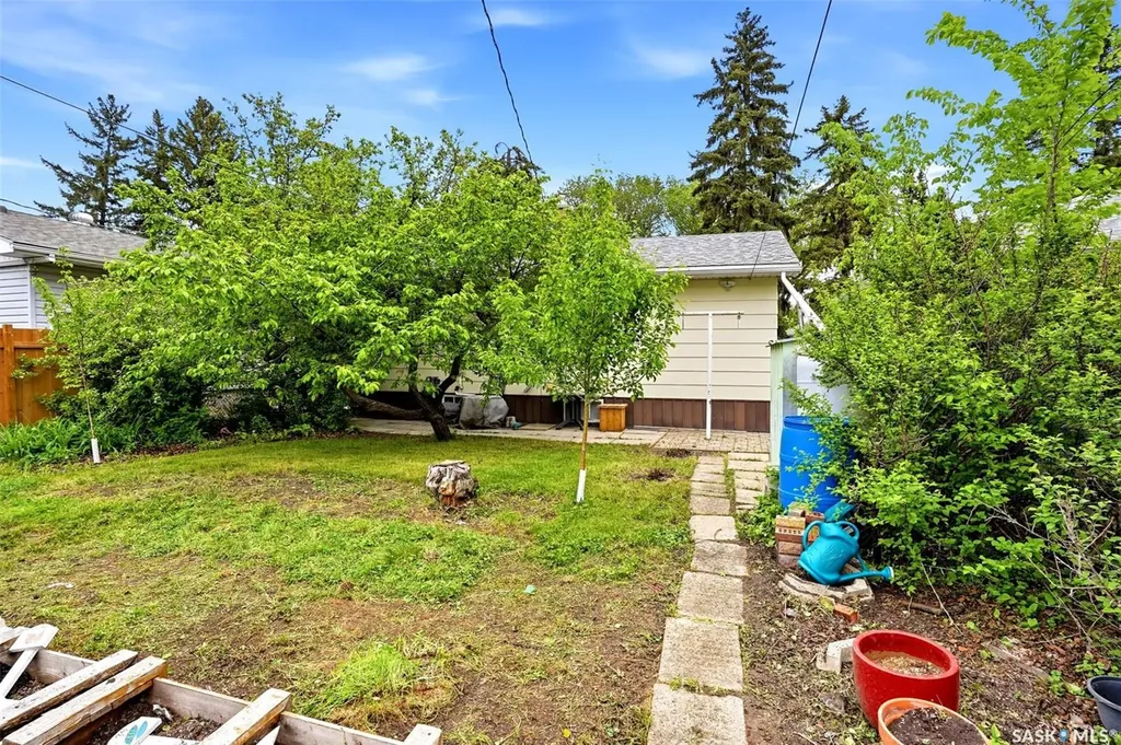 1420 Aberdeen Street Regina SK S4T 5K4
