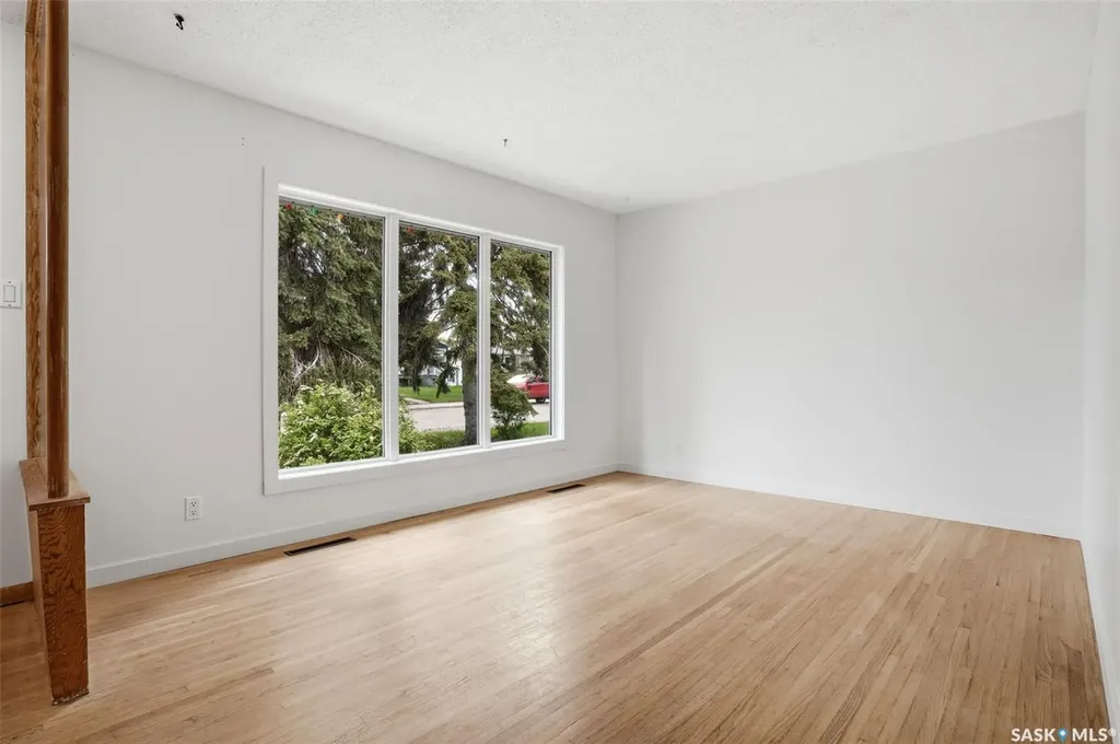 1420 Aberdeen Street Regina SK S4T 5K4