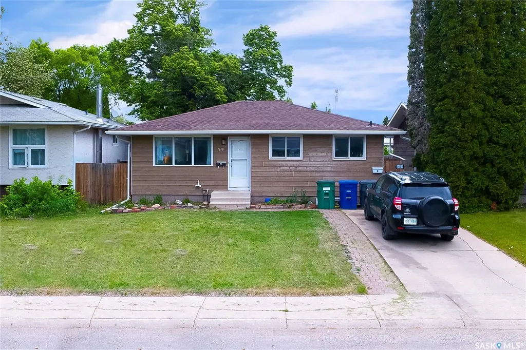 1615 Vickies Avenue Saskatoon SK S7N 2P2