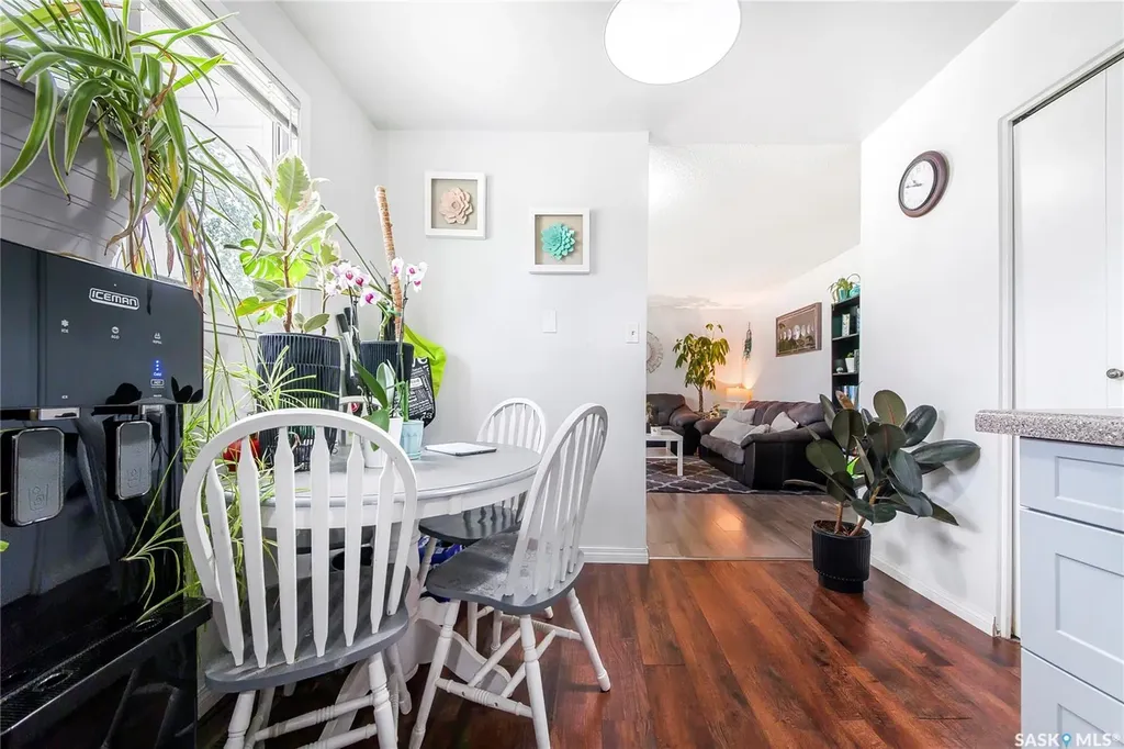 1615 Vickies Avenue Saskatoon SK S7N 2P2