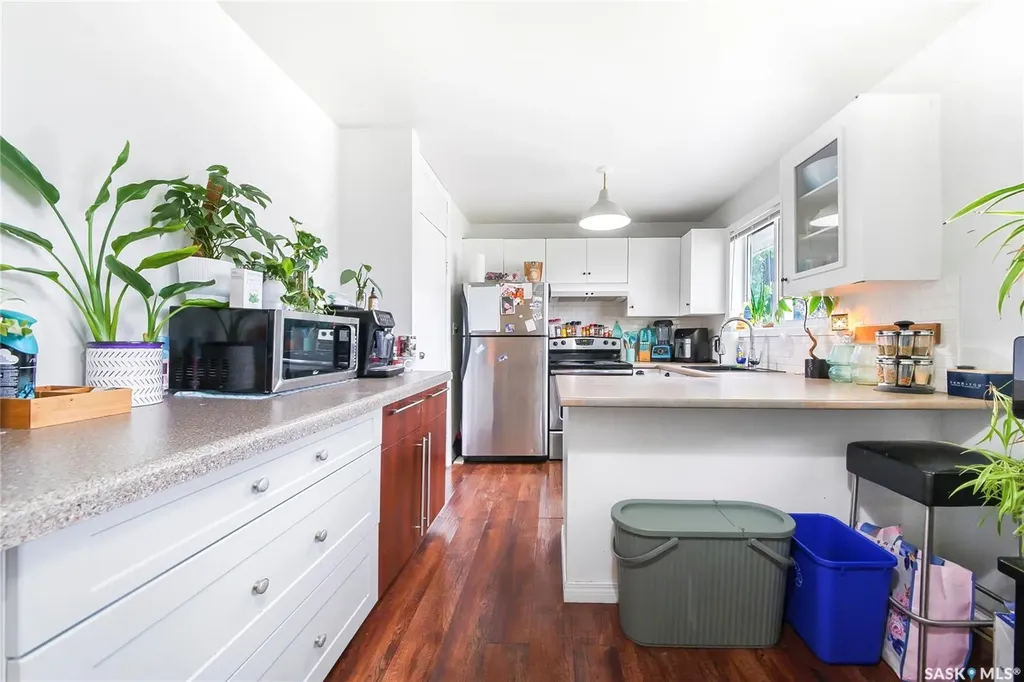 1615 Vickies Avenue Saskatoon SK S7N 2P2