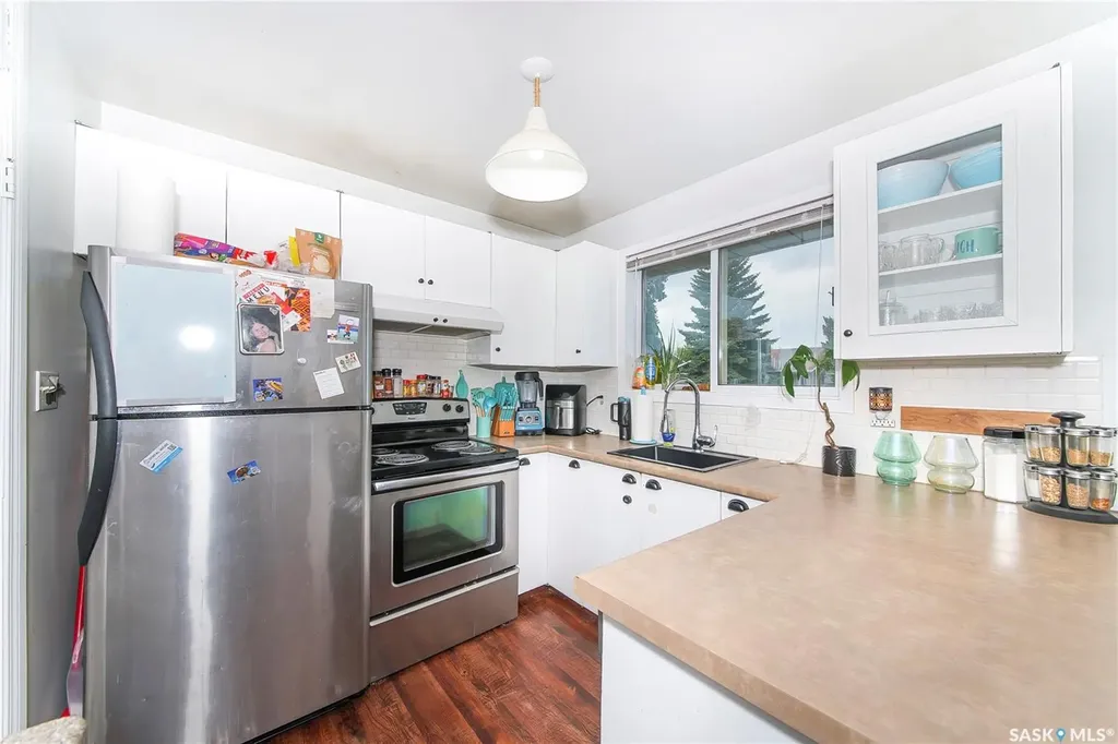 1615 Vickies Avenue Saskatoon SK S7N 2P2
