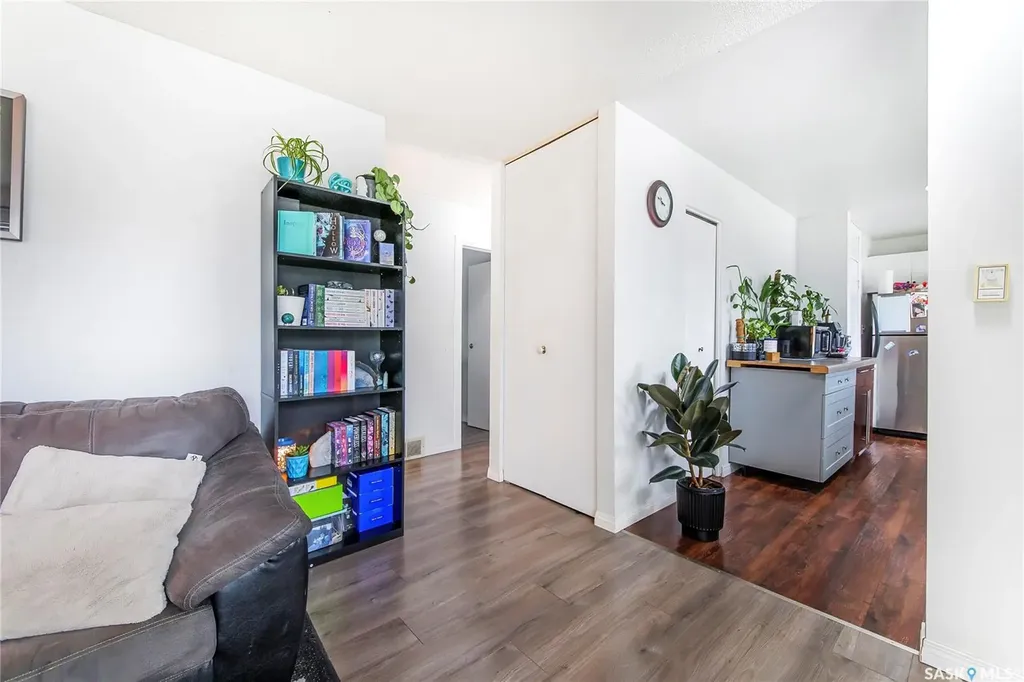 1615 Vickies Avenue Saskatoon SK S7N 2P2