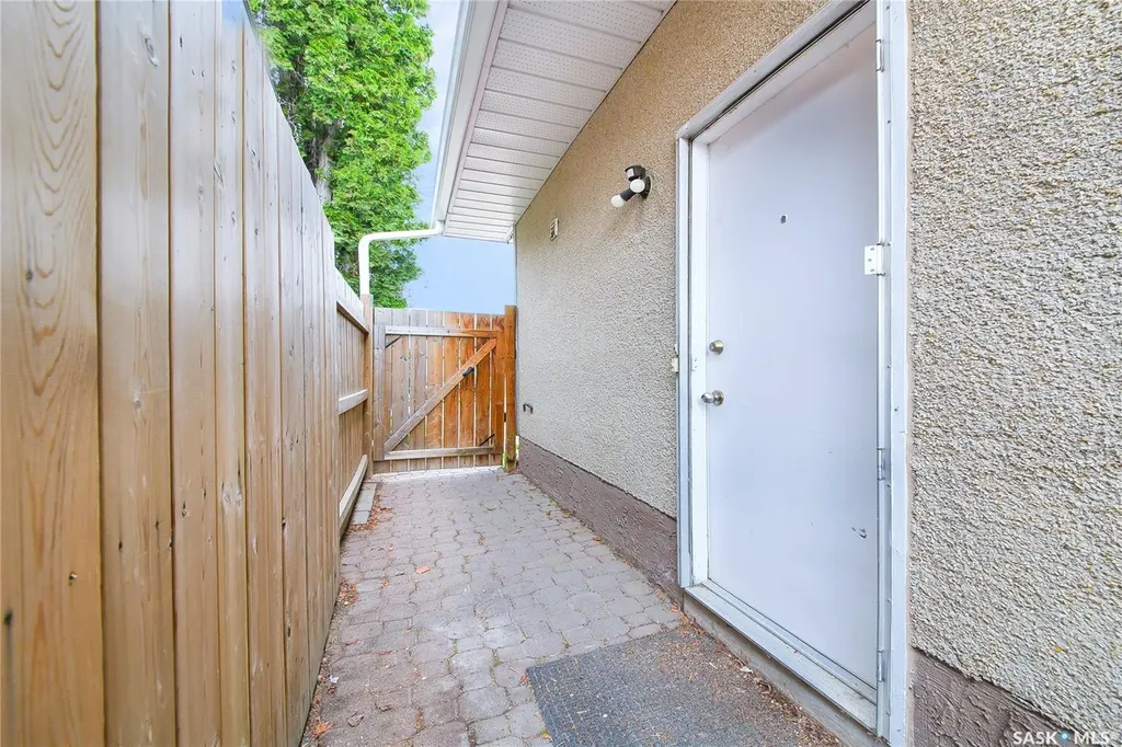 1615 Vickies Avenue Saskatoon SK S7N 2P2