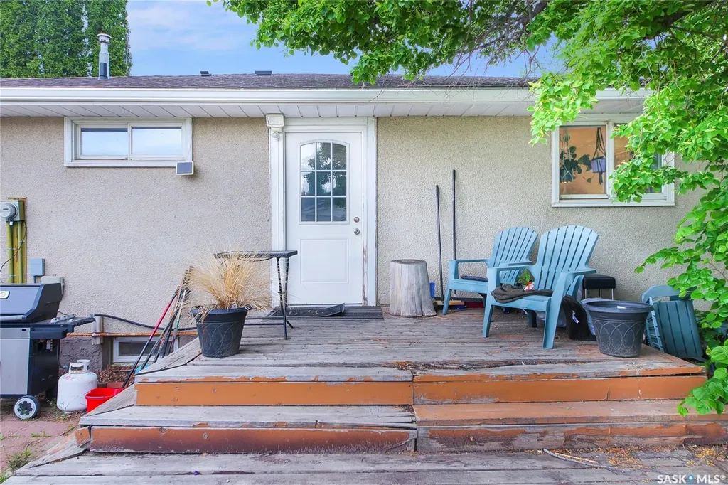 1615 Vickies Avenue Saskatoon SK S7N 2P2