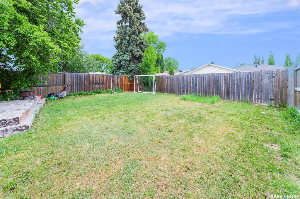1615 Vickies Avenue Saskatoon SK S7N 2P2