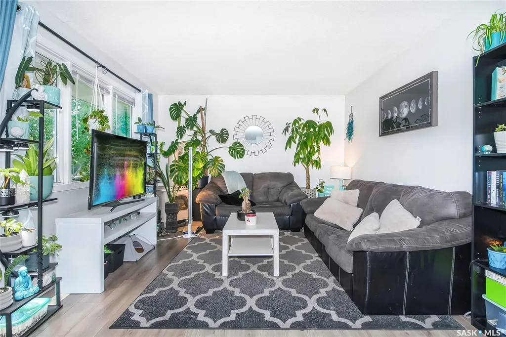 1615 Vickies Avenue Saskatoon SK S7N 2P2