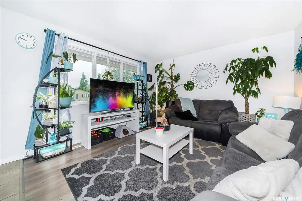 1615 Vickies Avenue Saskatoon SK S7N 2P2
