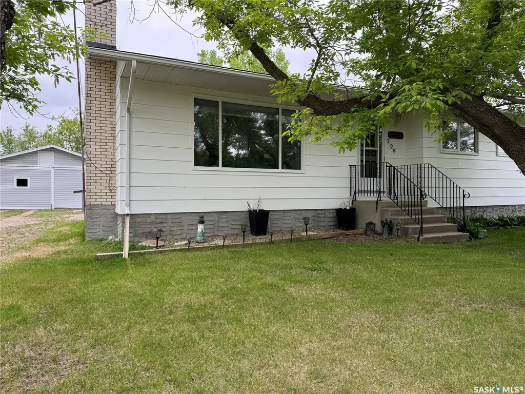 709 Broadway Street Foam Lake SK S0A 1A0