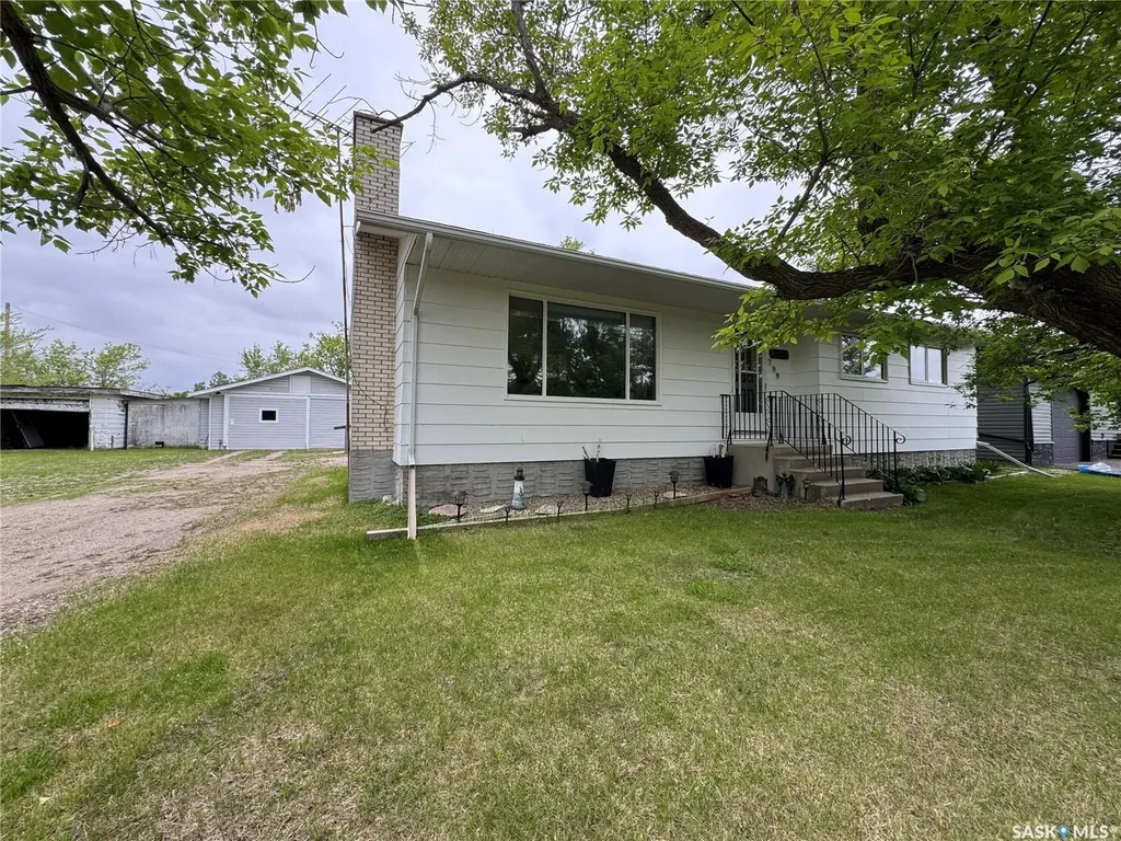 709 Broadway Street Foam Lake SK S0A 1A0