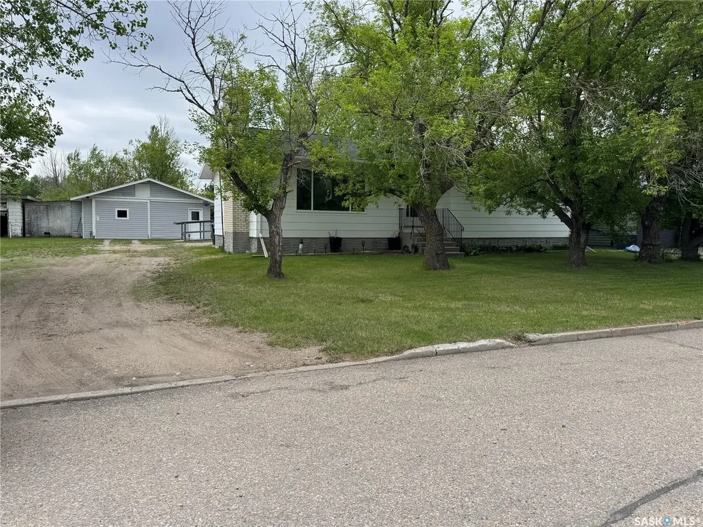 709 Broadway Street Foam Lake SK S0A 1A0