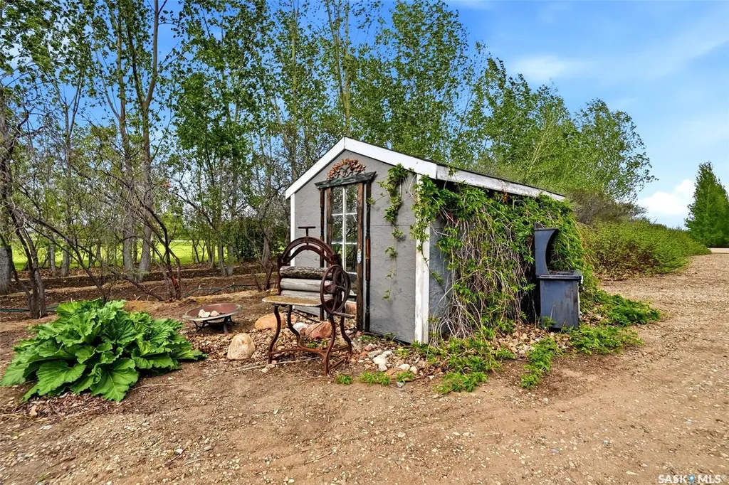 24 Bardel Crescent Pilot Butte SK S0G 3Z0