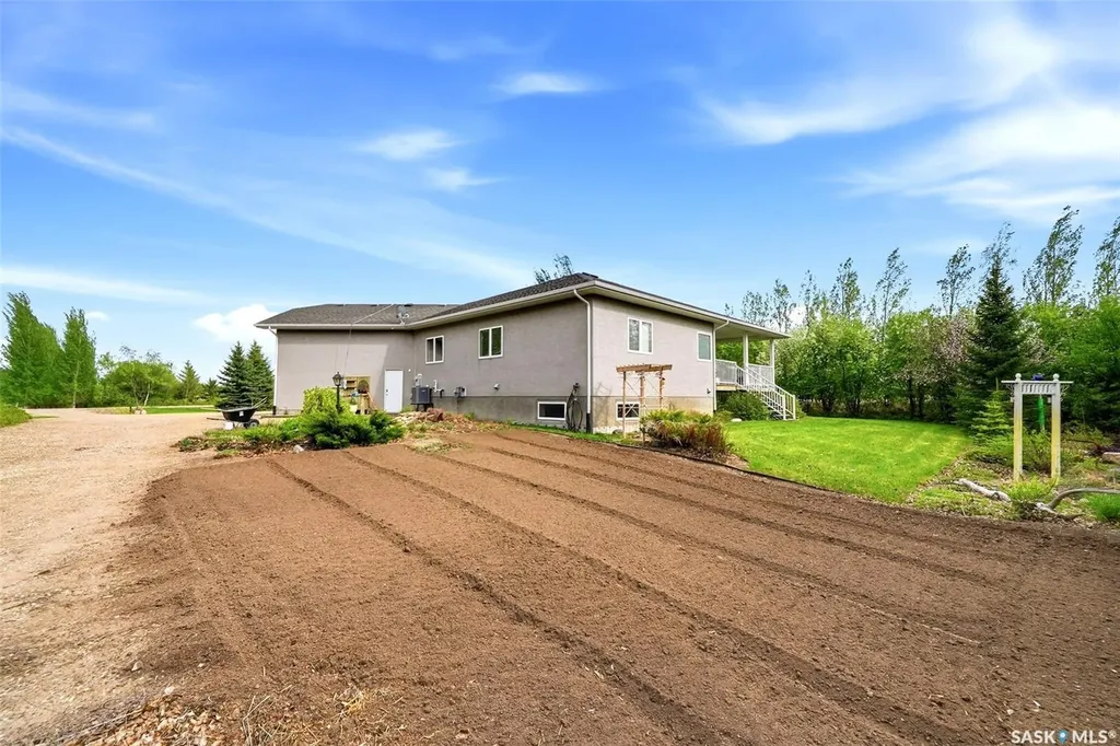 24 Bardel Crescent Pilot Butte SK S0G 3Z0