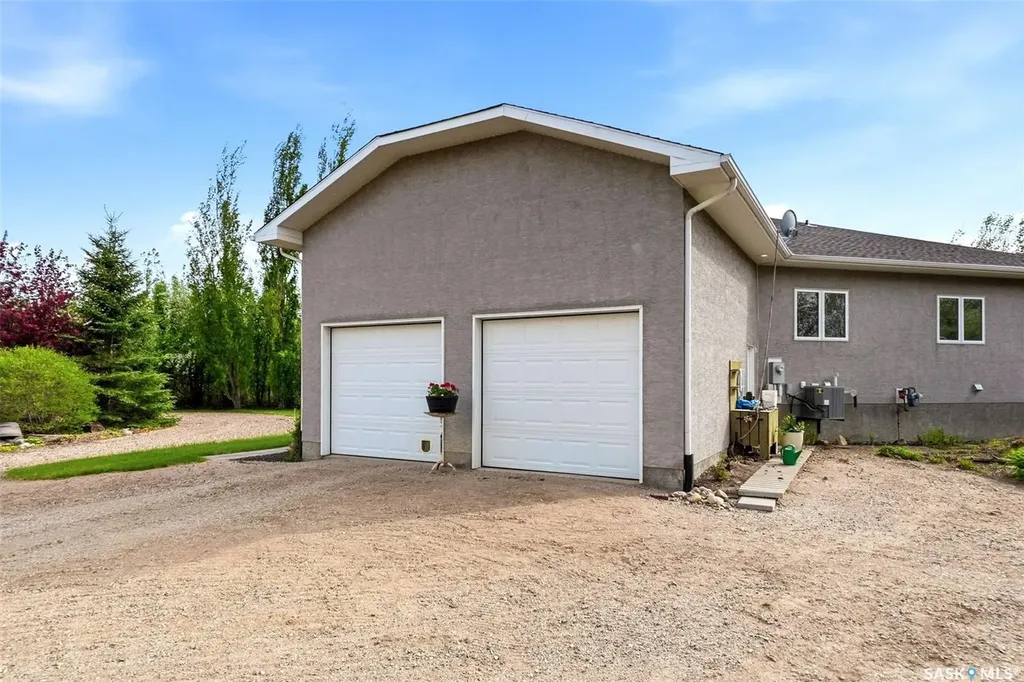 24 Bardel Crescent Pilot Butte SK S0G 3Z0