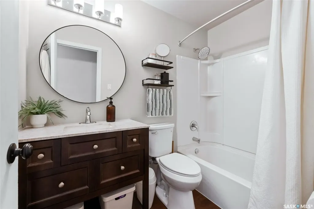 125 Froom Crescent Regina SK S4N 1S8