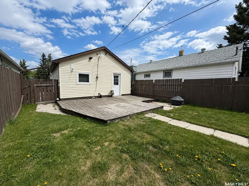 415 8th Street E Prince Albert SK S6V 0V8