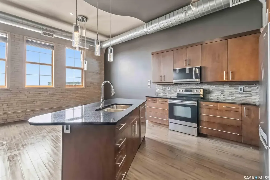 73 24th Street E Saskatoon SK S7K 0K3
