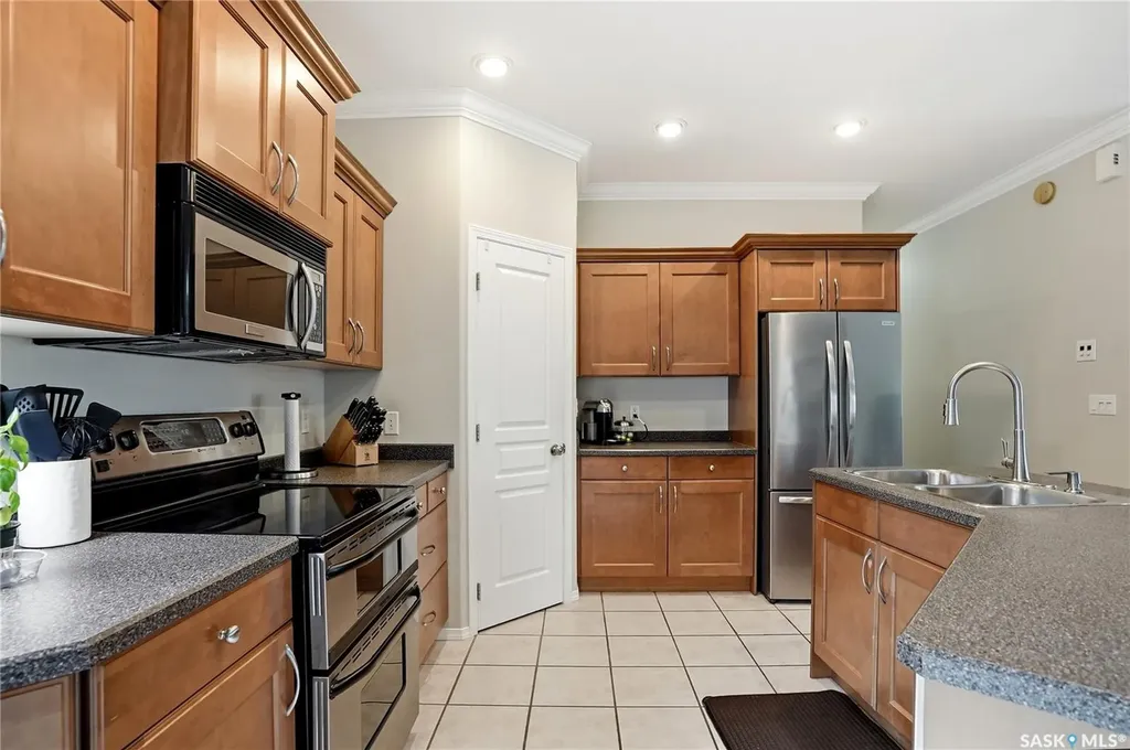 839 Beechmont Lane Saskatoon SK S7V 1C8