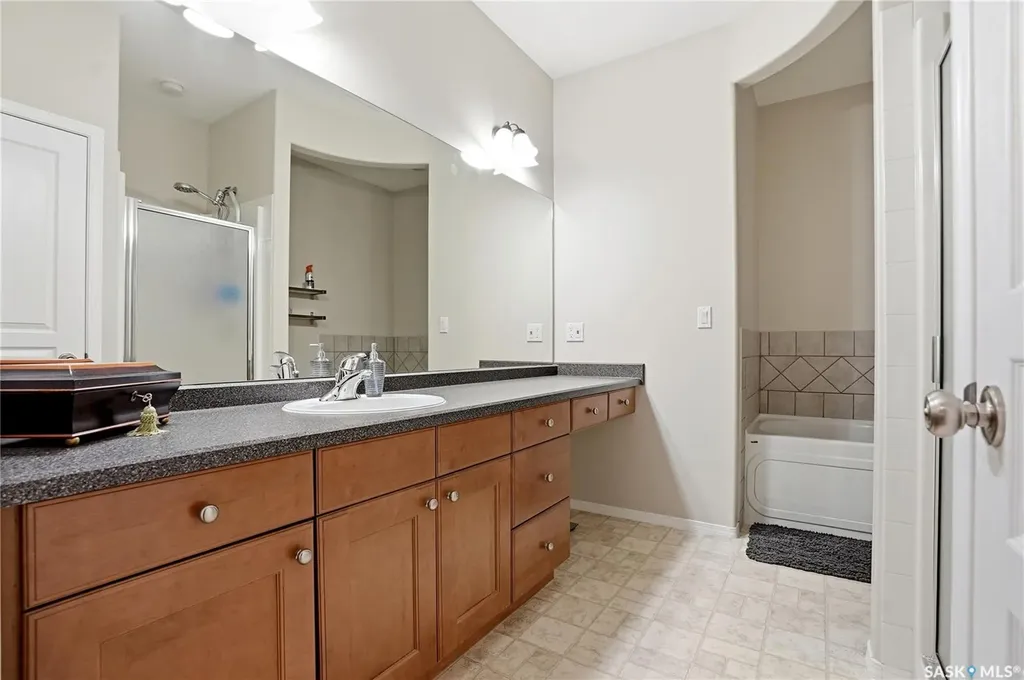 839 Beechmont Lane Saskatoon SK S7V 1C8