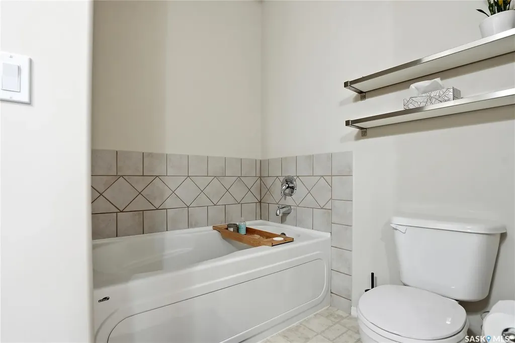 839 Beechmont Lane Saskatoon SK S7V 1C8