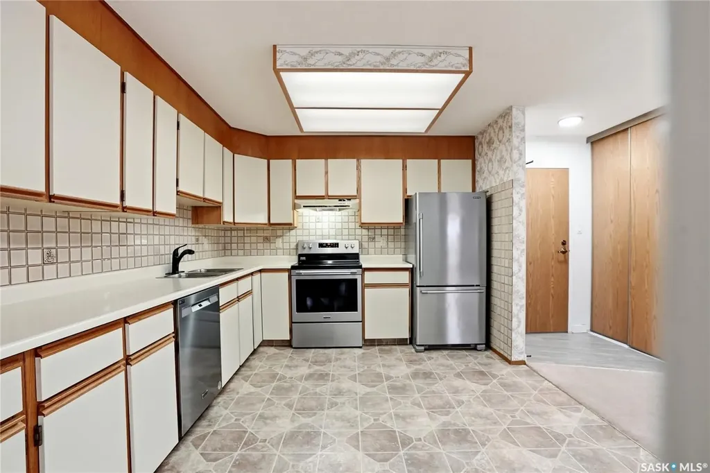 525 5th Avenue Saskatoon SK S7K 2R1