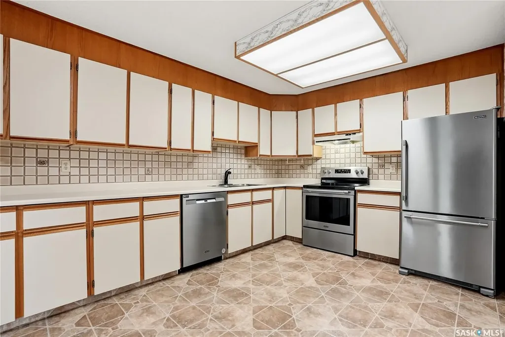 525 5th Avenue Saskatoon SK S7K 2R1