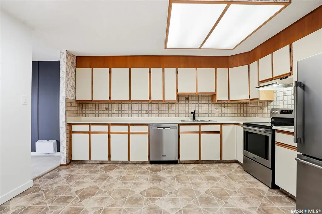 525 5th Avenue Saskatoon SK S7K 2R1