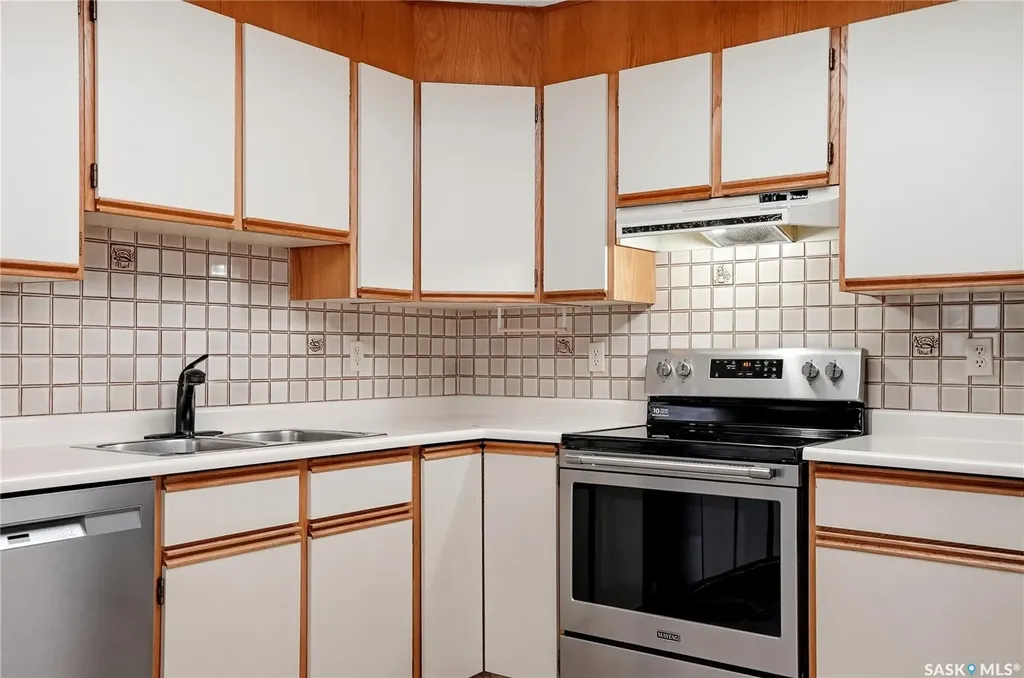 525 5th Avenue Saskatoon SK S7K 2R1