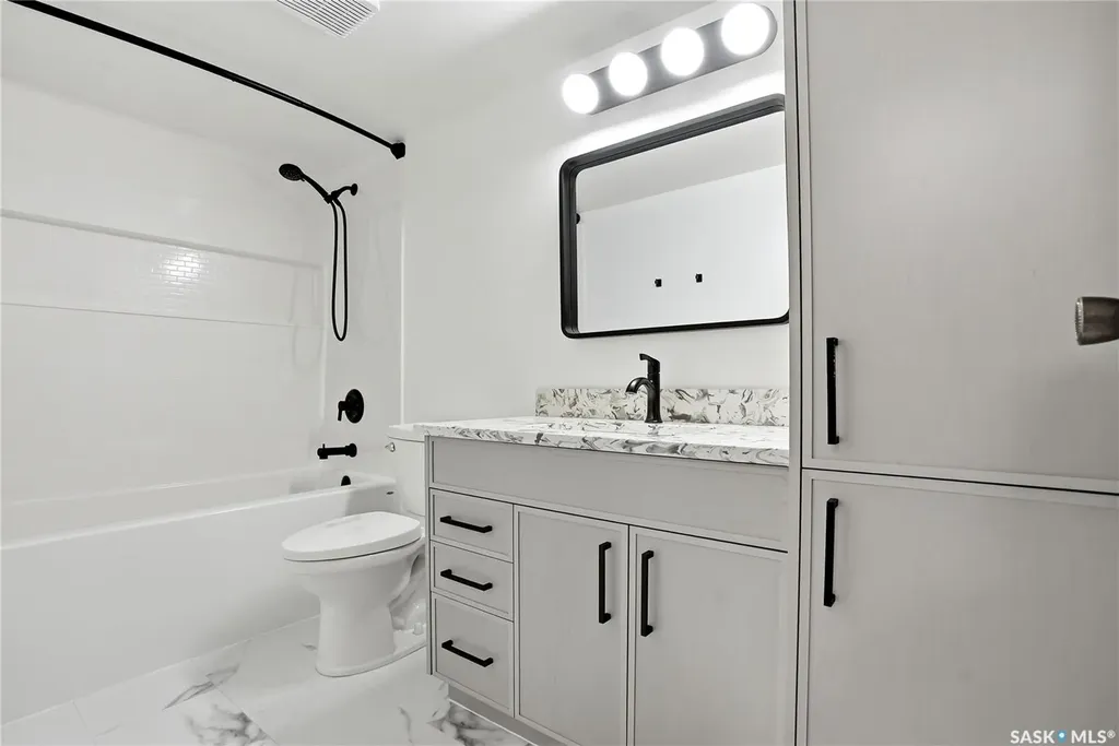 525 5th Avenue Saskatoon SK S7K 2R1