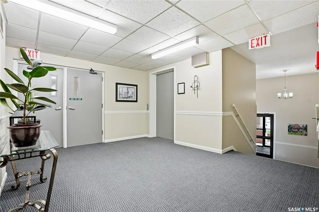 525 5th Avenue Saskatoon SK S7K 2R1