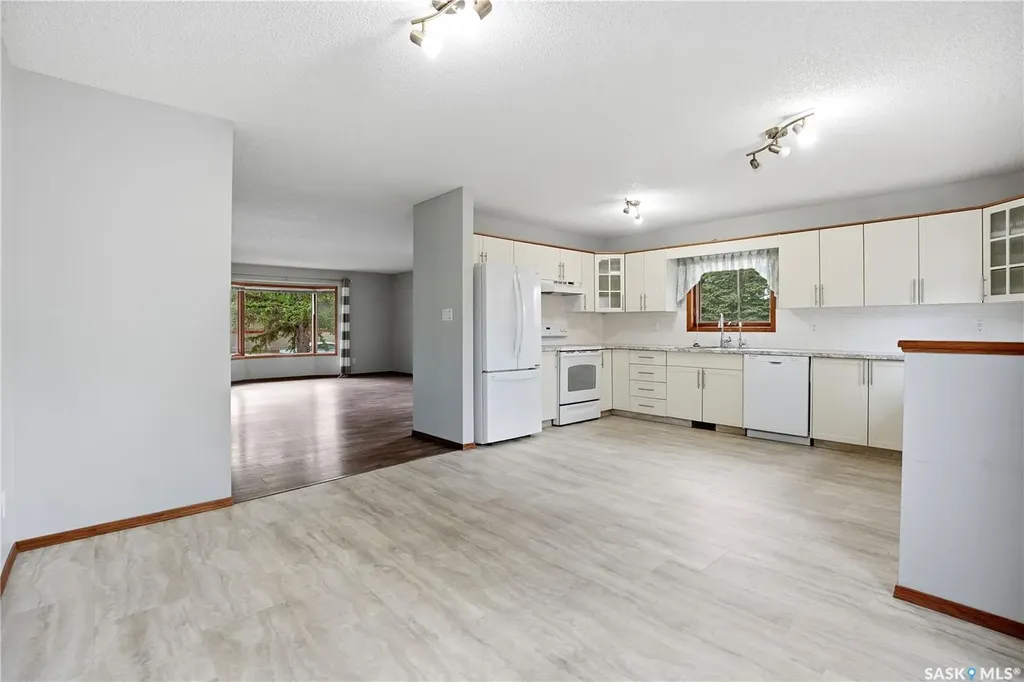3344 Woodhams Drive Regina SK S4V 2R1