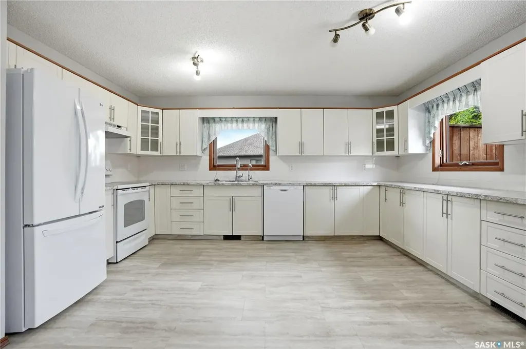 3344 Woodhams Drive Regina SK S4V 2R1