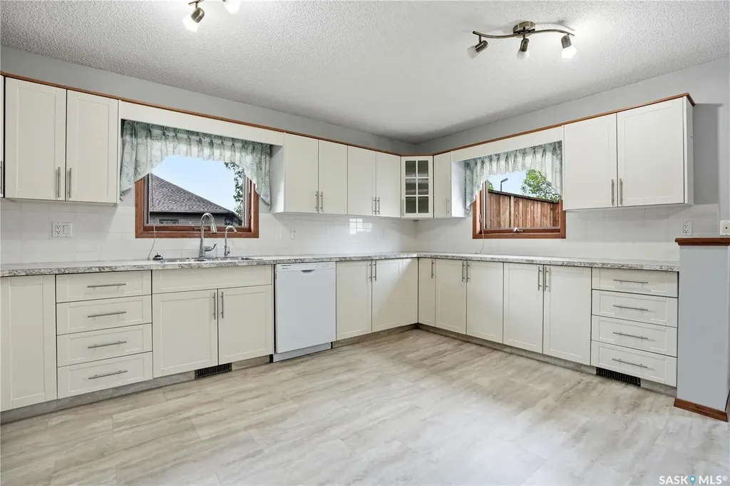 3344 Woodhams Drive Regina SK S4V 2R1