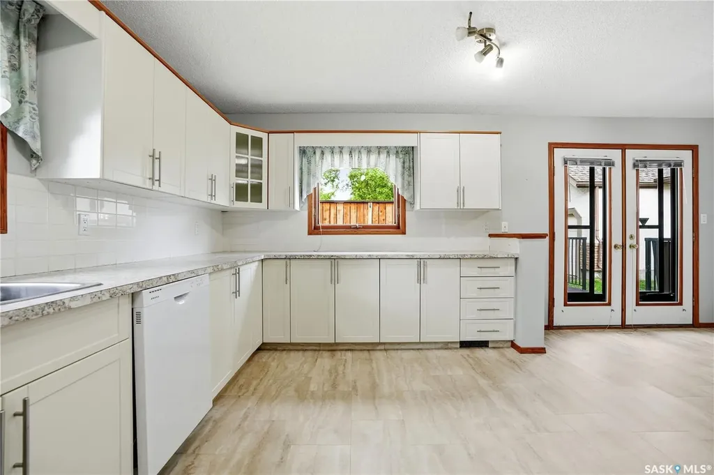 3344 Woodhams Drive Regina SK S4V 2R1
