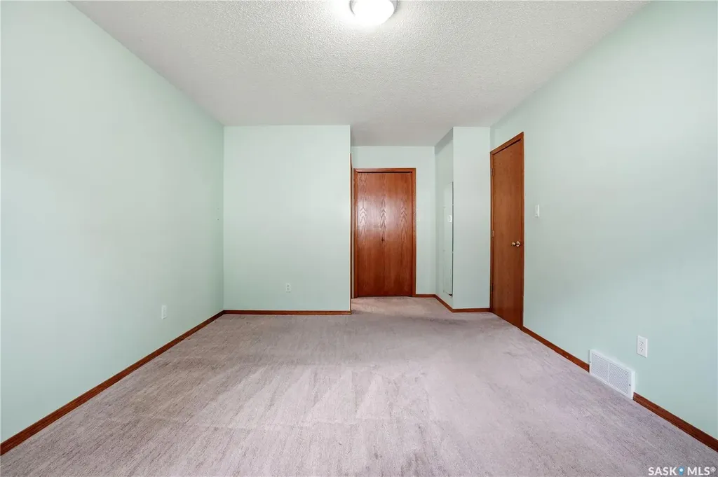 3344 Woodhams Drive Regina SK S4V 2R1
