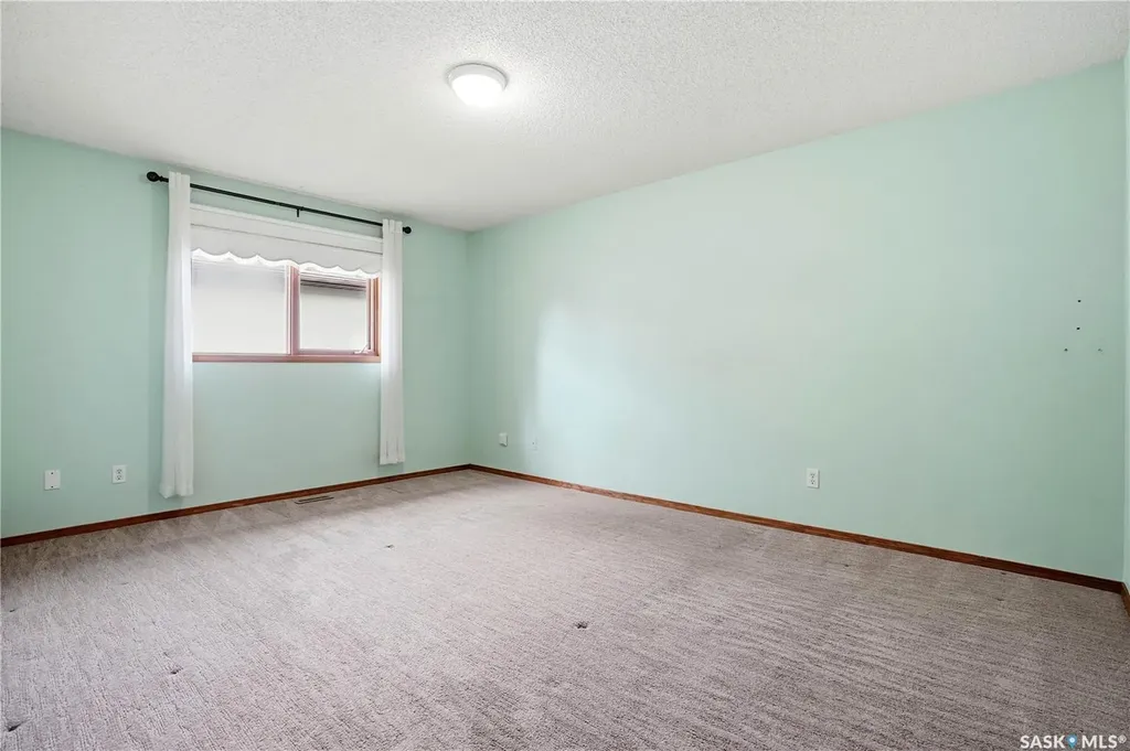 3344 Woodhams Drive Regina SK S4V 2R1