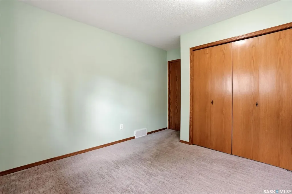 3344 Woodhams Drive Regina SK S4V 2R1