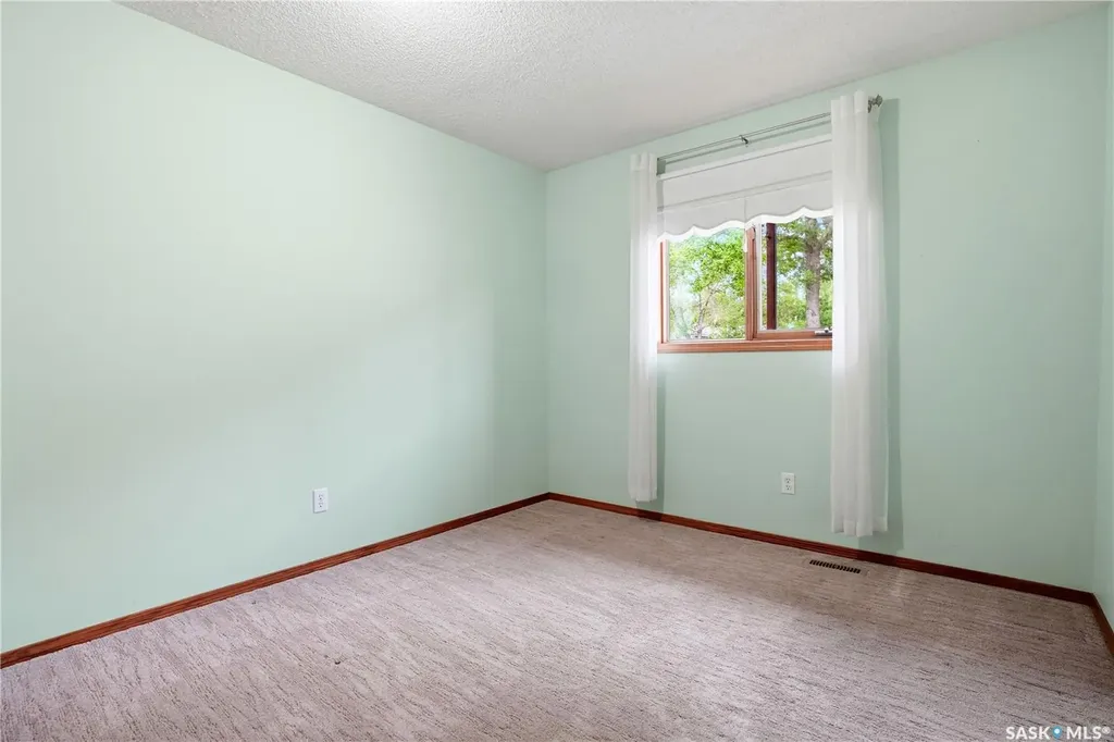 3344 Woodhams Drive Regina SK S4V 2R1