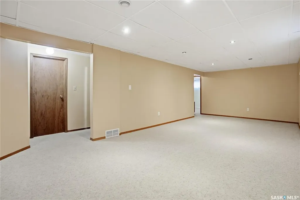 3344 Woodhams Drive Regina SK S4V 2R1