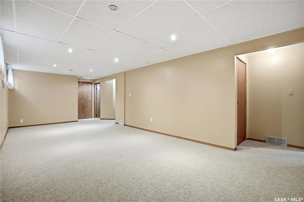 3344 Woodhams Drive Regina SK S4V 2R1