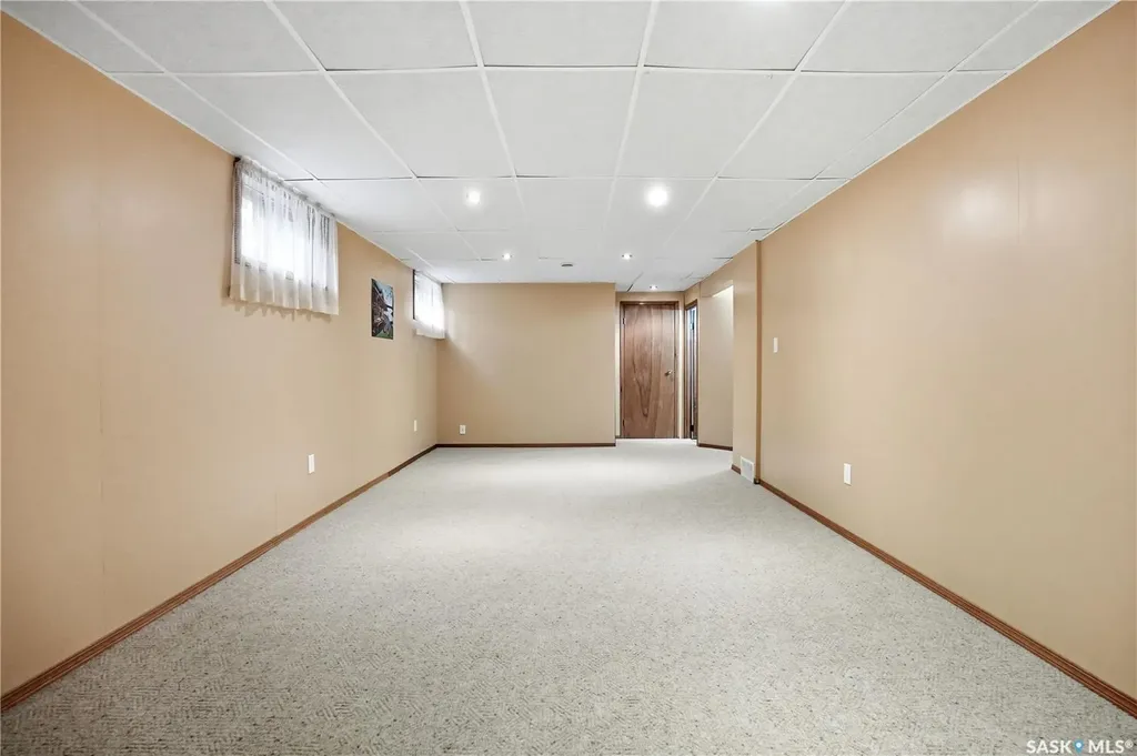 3344 Woodhams Drive Regina SK S4V 2R1