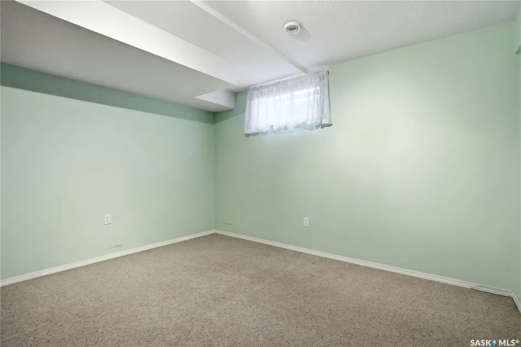 3344 Woodhams Drive Regina SK S4V 2R1