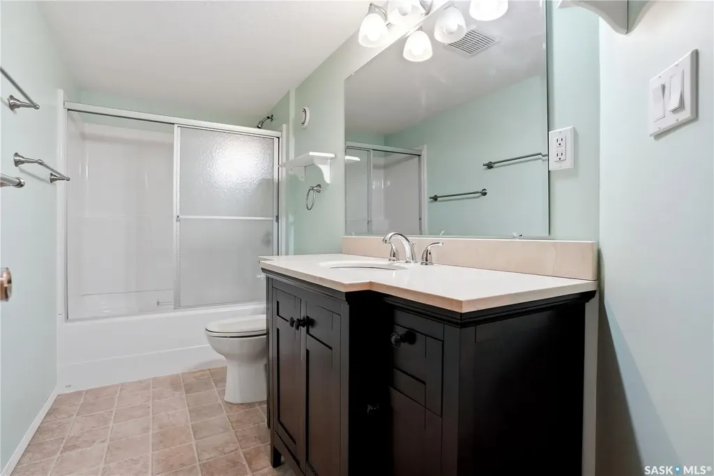 3344 Woodhams Drive Regina SK S4V 2R1