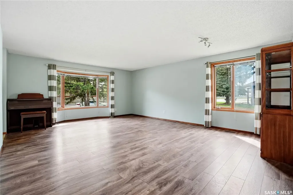 3344 Woodhams Drive Regina SK S4V 2R1