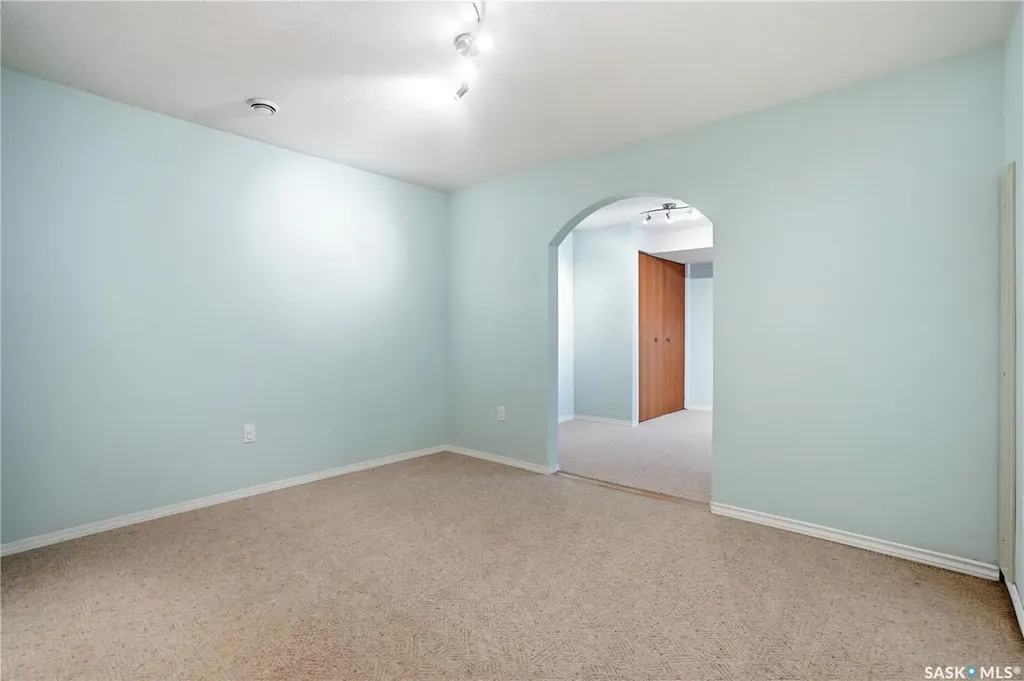 3344 Woodhams Drive Regina SK S4V 2R1