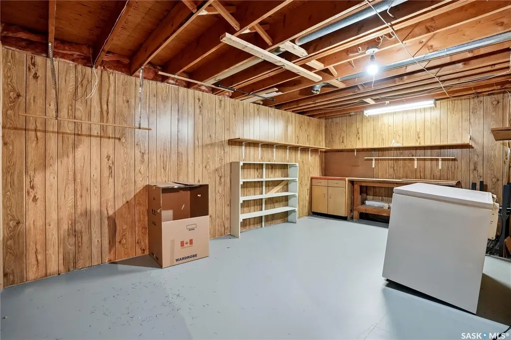 3344 Woodhams Drive Regina SK S4V 2R1